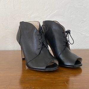 Louise et Cie black leather peep toe lace up booties size 6.5 36.5